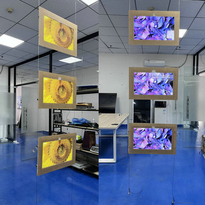 Indoor High Brightness 3 Screen Advertising Display USB en HDMI Interface Hoge vernieuwingssnelheid